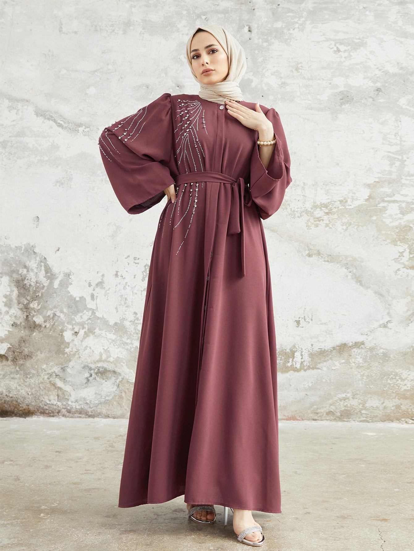 Damen Maxi-Kleid mit funkelnden Applikationen und elegantem Gürtel Krohn-e