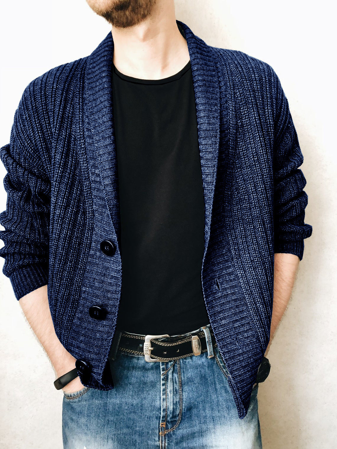 Herren Strickjacke mit großem Kragen und dekorativen Knöpfen Krohn-e
