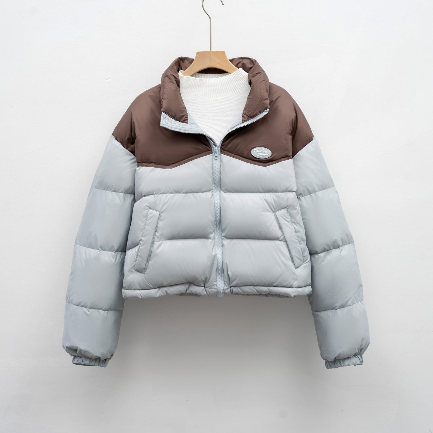 Damen modische kurz geschnittene Steppjacke mit hohem Kragen und praktischem Reißverschluss Krohn-e