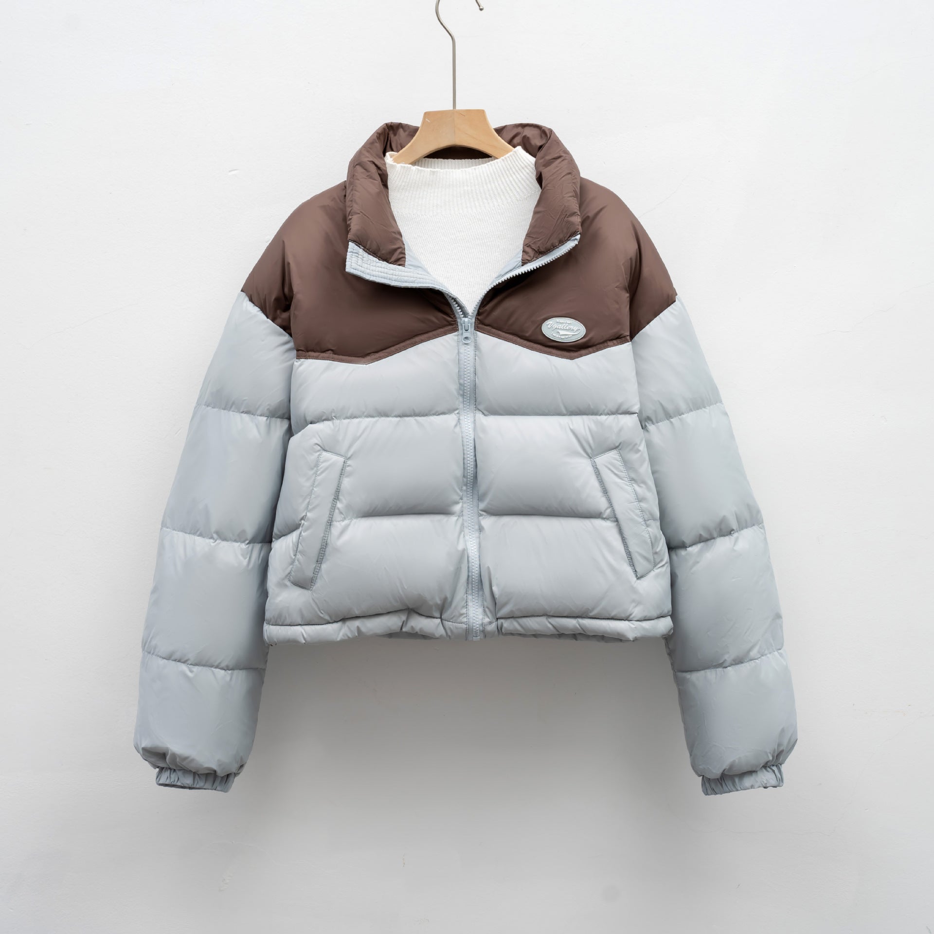 Damen modische kurz geschnittene Steppjacke mit hohem Kragen und praktischem Reißverschluss Krohn-e