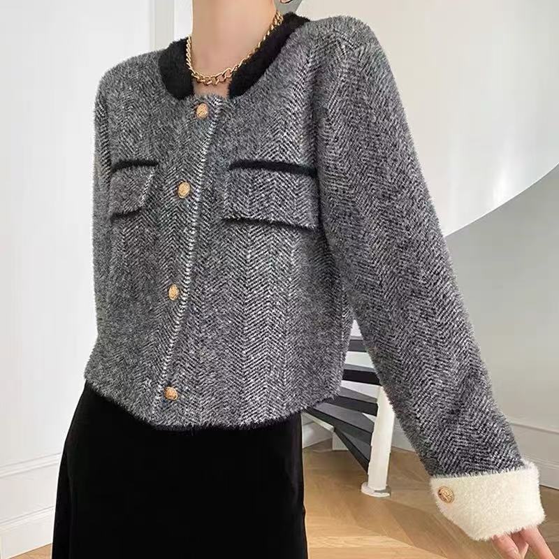 Damen Modischer Strickjacke mit Struktur und eleganten Knopfdetails Krohn-e