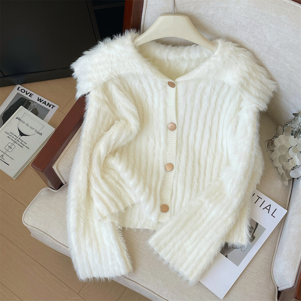 Damen Flauschige Strickjacke mit breitem Kragen und Knopfleiste Krohn-e