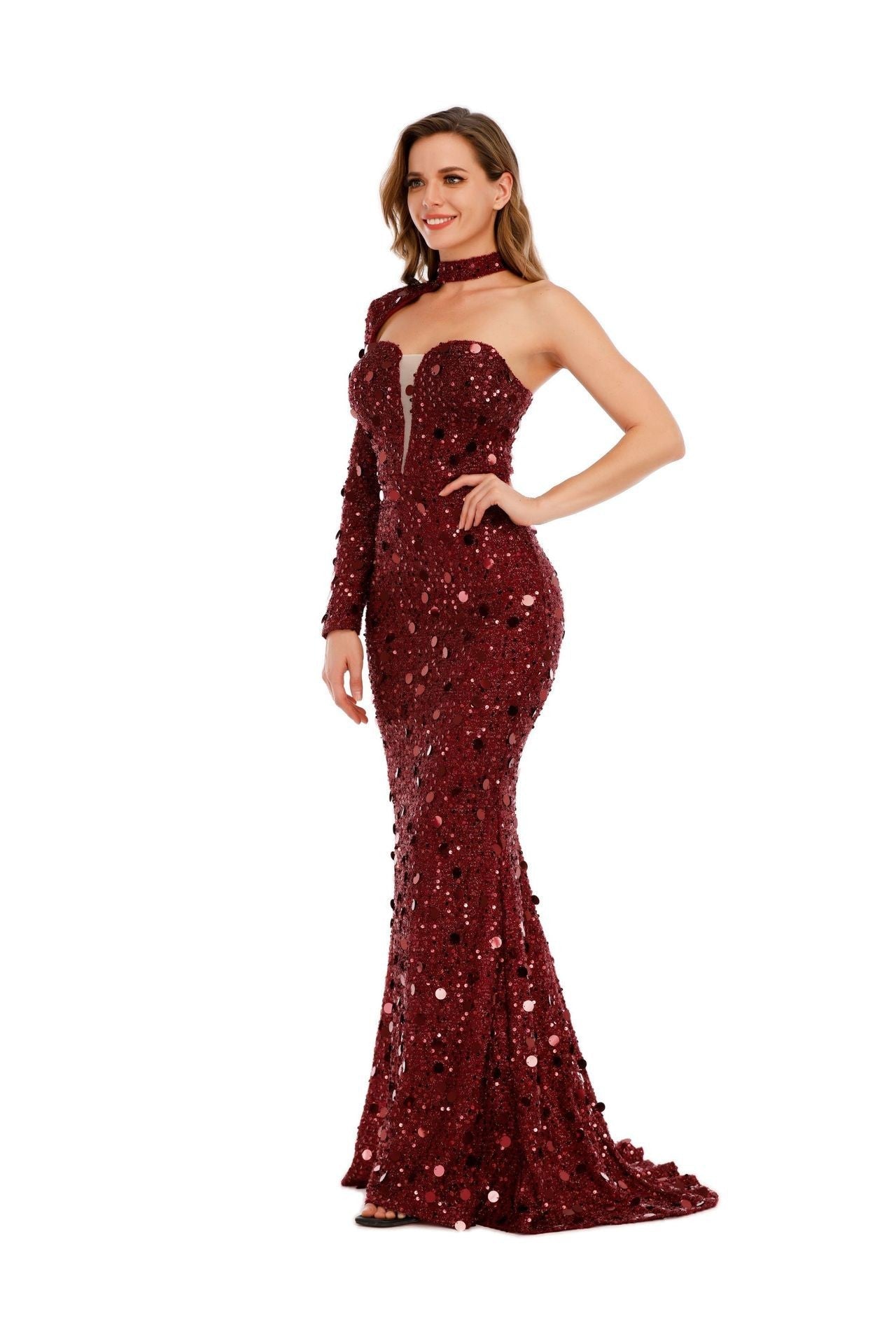 Elegantes langes Abendkleid mit Schleppe, figurbetont