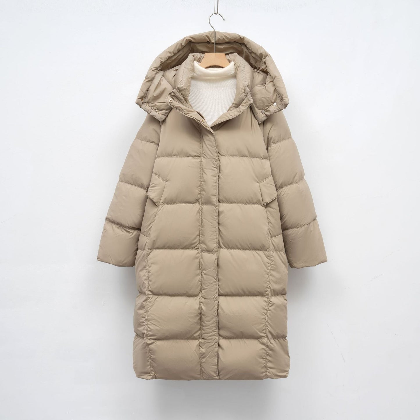 Damen Lange Daunenjacke mit verstellbarer Kapuze und luxuriösem Innenfutter Krohn-e