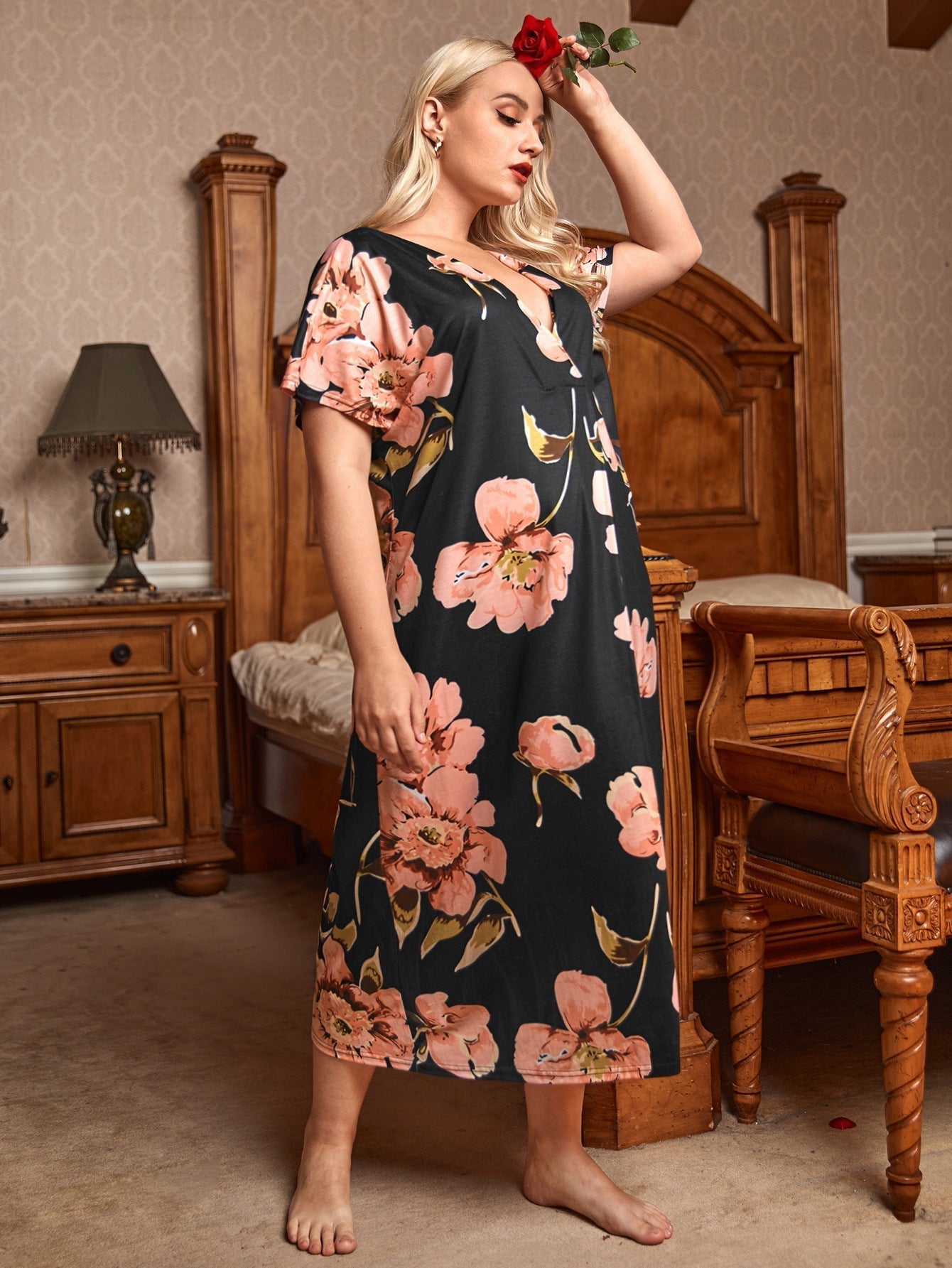 Lockeres Baumwoll-Nachthemd von Fudus mit V-Ausschnitt und Druck