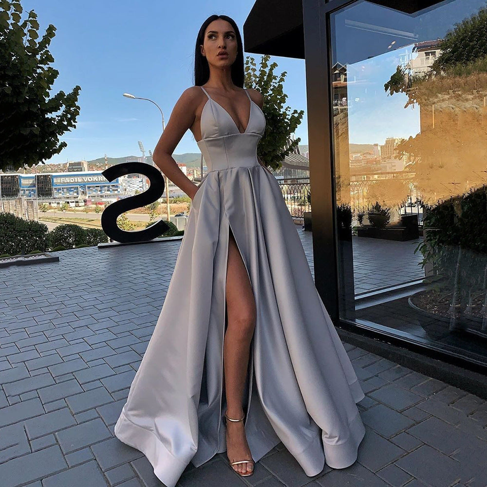 Glamouröses Abendkleid mit Schlitz von Fudus