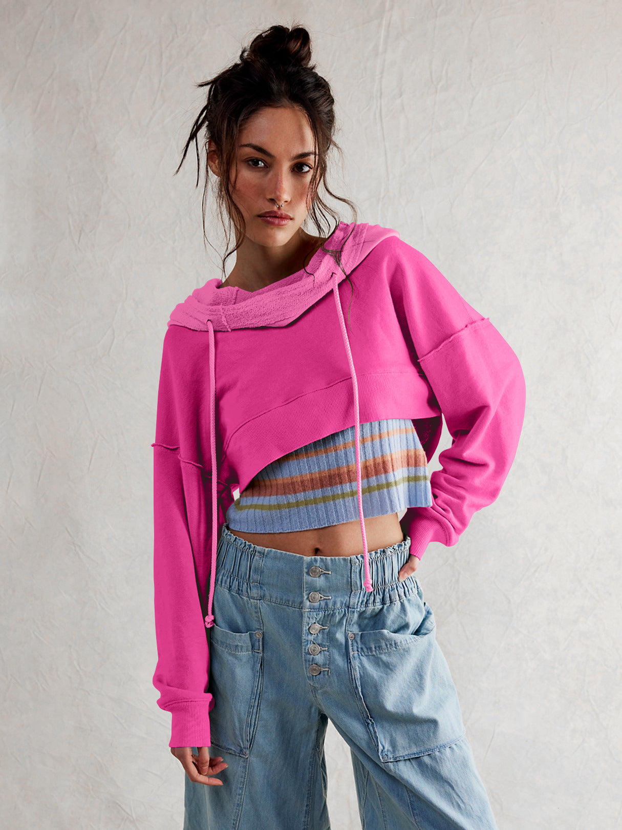 Damen cropped Sweatshirt mit lässigem Schnitt und Kängurutasche Krohn-e
