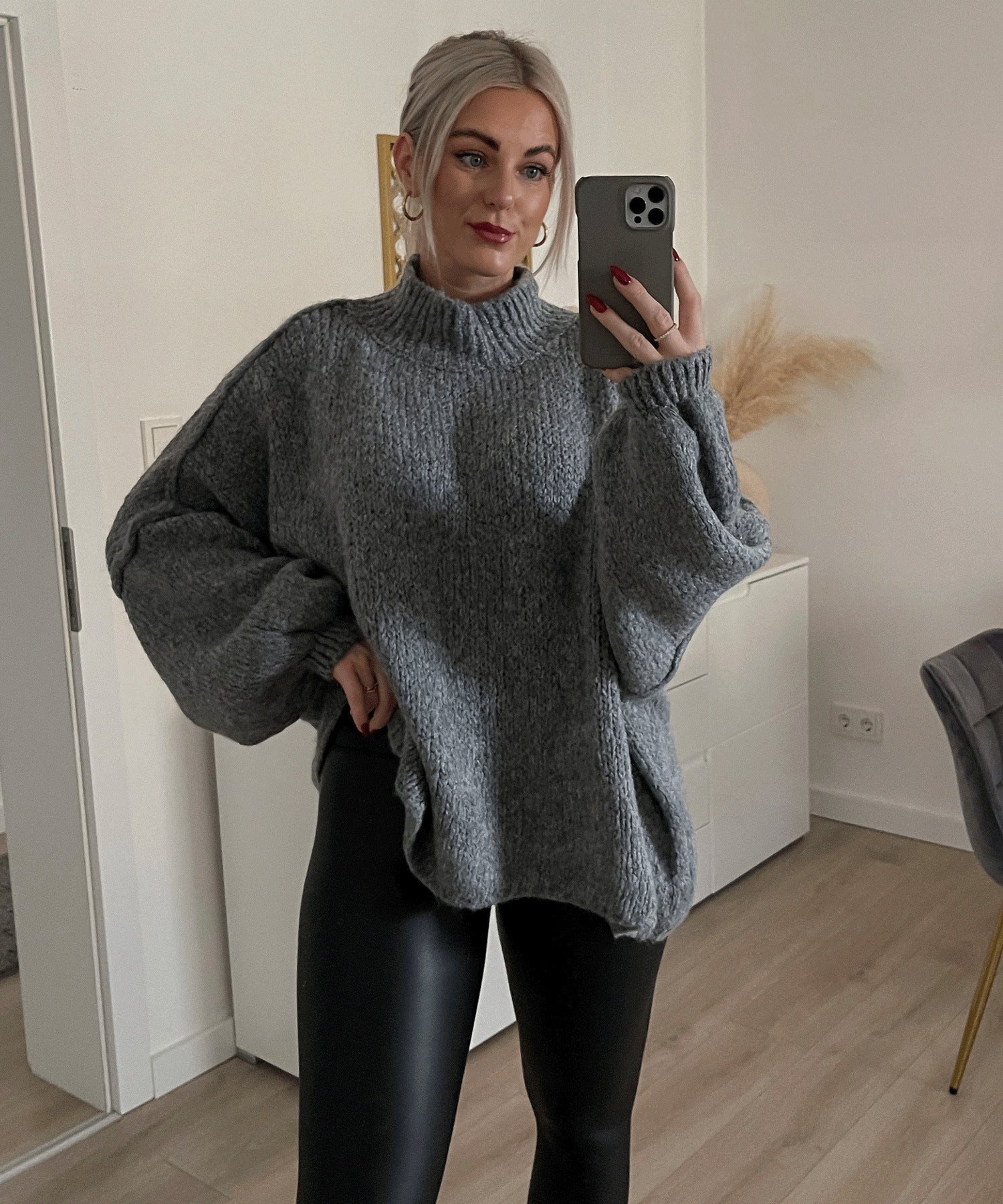 Damen lässiger Oversize Pullover mit hohen Ärmeln und unkonventionellem Schnitt Krohn-e