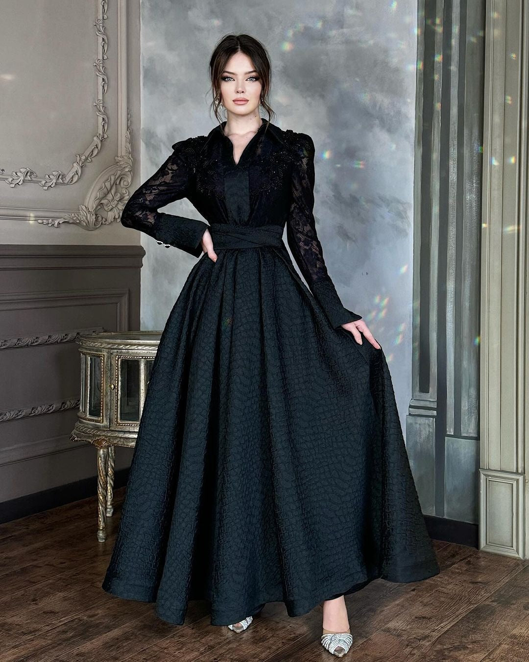 Elegantes Vintage-Slim-Fit-Kleid mit langen Ärmeln von Fudus