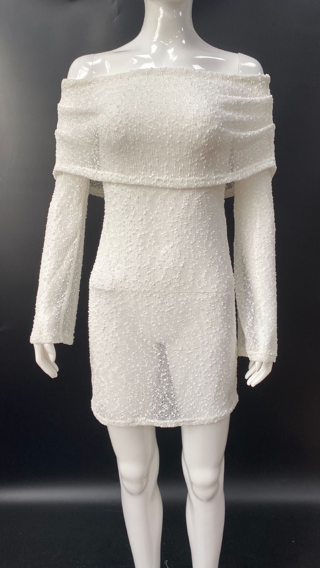 Elegantes Fudus Langarmkleid mit Off-Shoulder-Ausschnitt