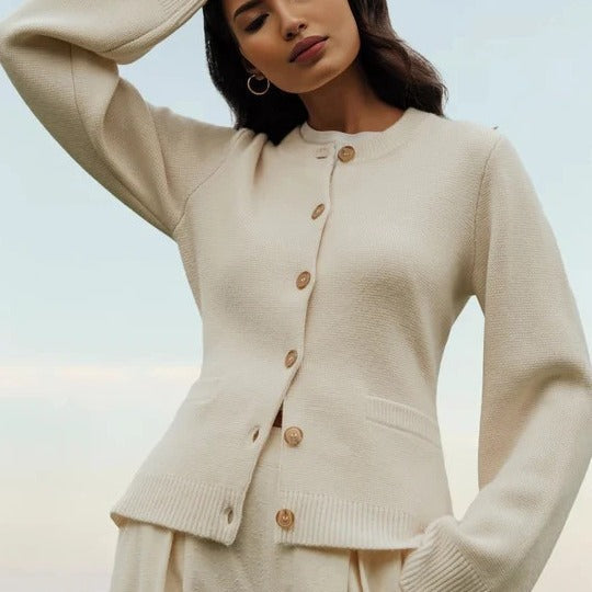 Krohn-e | Stylische Strickjacke mit Knöpfen