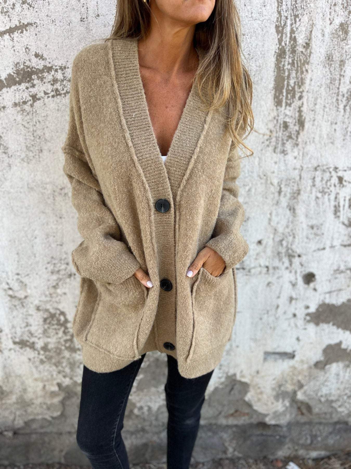 Damen kuschelige Strickjacke mit großen Taschen und Knopfdetails Krohn-e