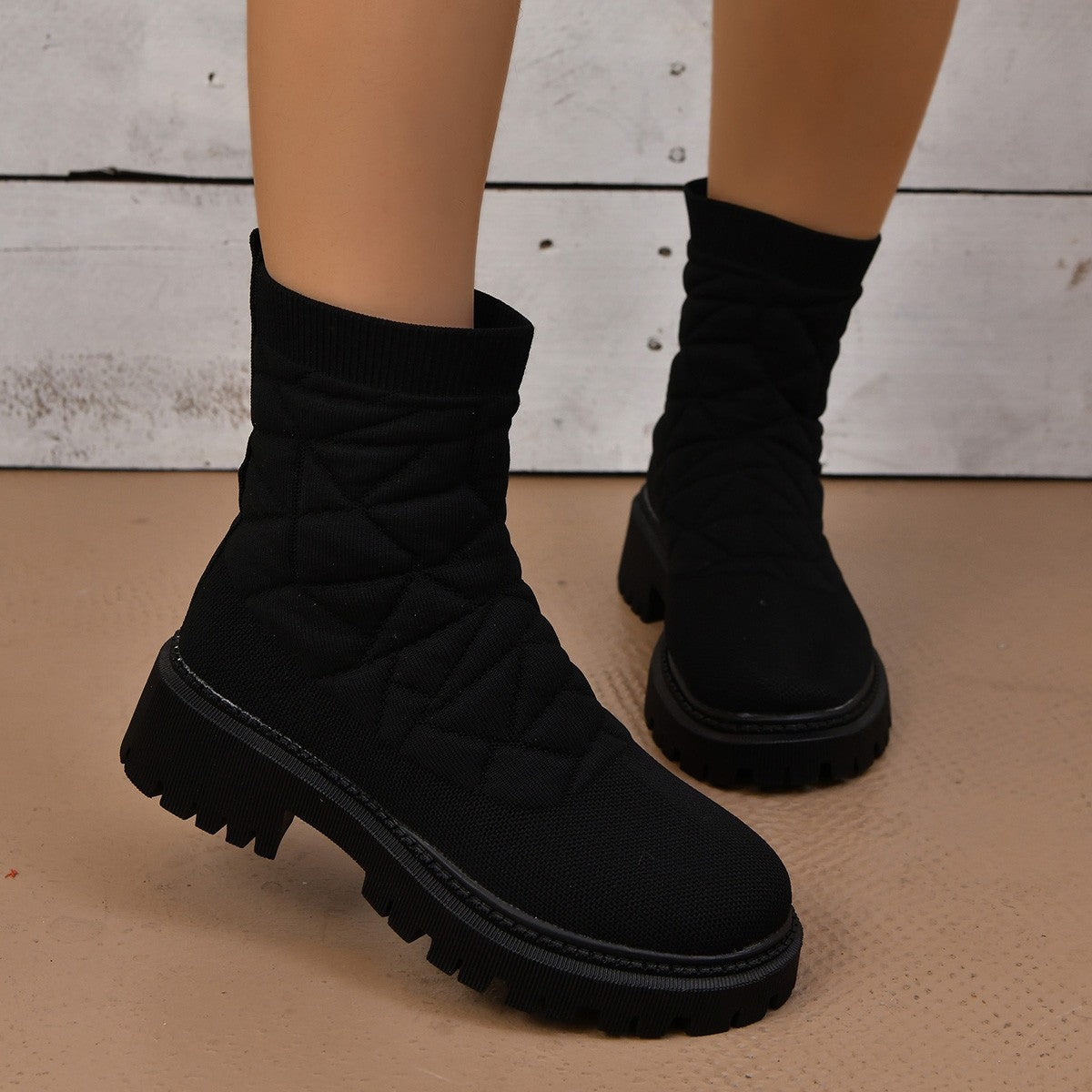 Damen Modische Stiefel mit strukturiertem Obermaterial und rutschfester Profilsohle Krohn-e