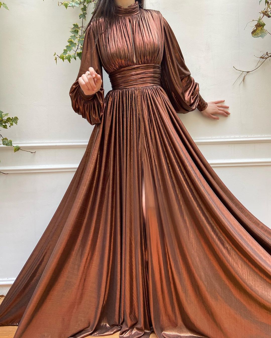 Damen Elegantes Maxikleid mit plissierten Details und luxuriösem Fall Krohn-e