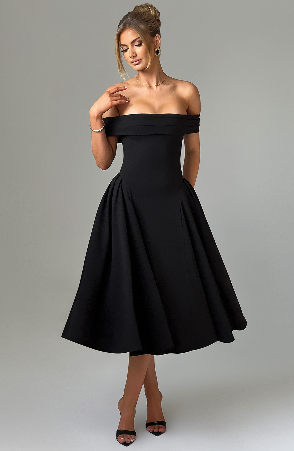 Damen Cocktailkleid mit schulterfreiem Design und voluminösem Rock Krohn-e