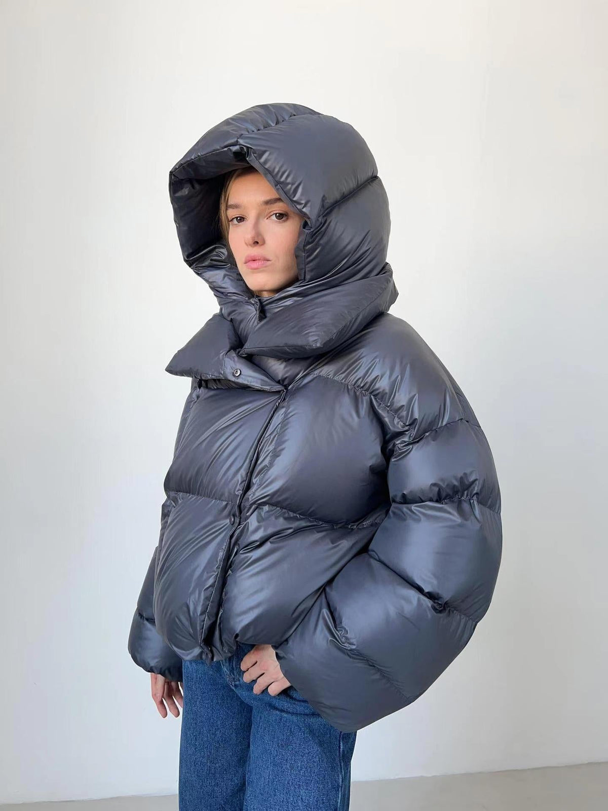 Damen oversized Daunenjacke mit hohem Kragen und voluminösen Ärmeln Krohn-e