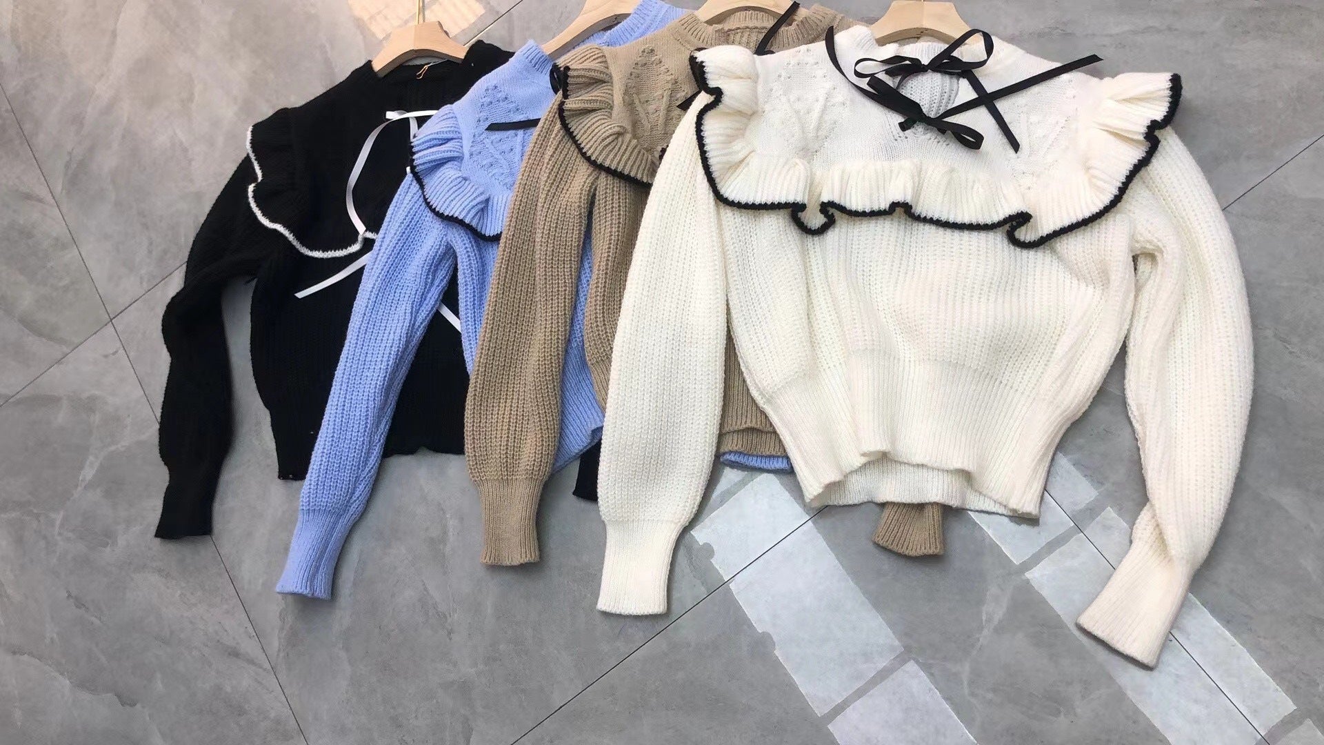 Damen Strickpullover mit eleganter Rüsche und Kapuze Krohn-e