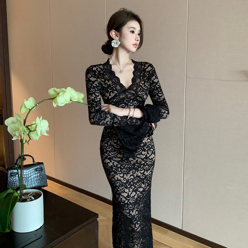 Fudus figurbetontes, sexy Maxikleid mit durchbrochenen Spitzendetails