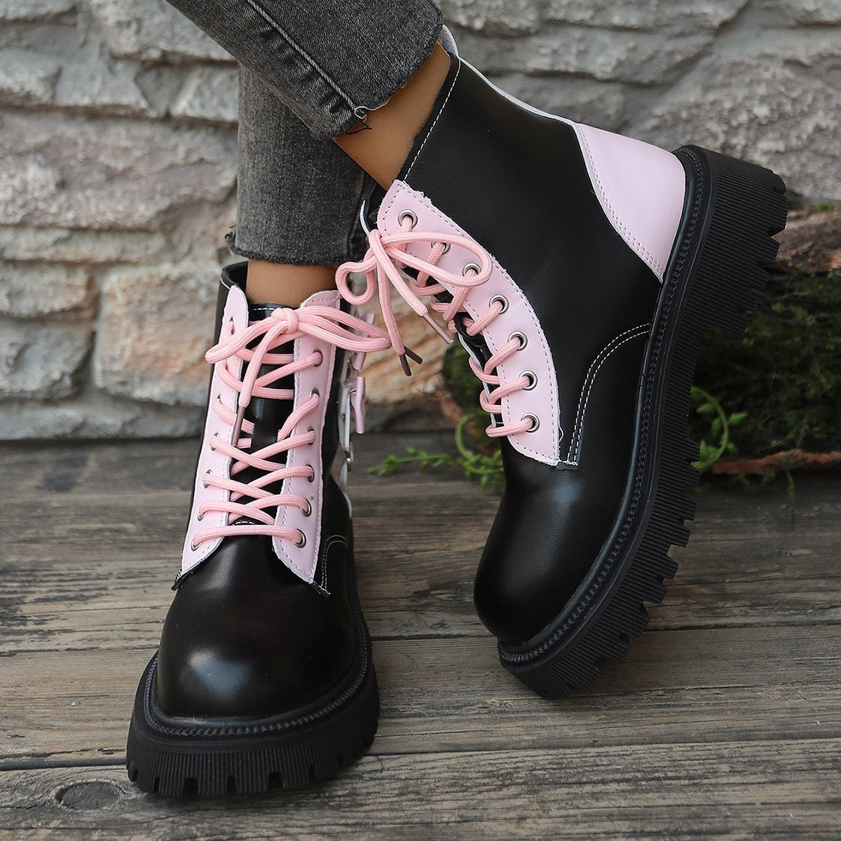 Damen Robust und stylisch gefütterte Stiefel mit hohem Schaft und farblichen Akzenten Krohn-e