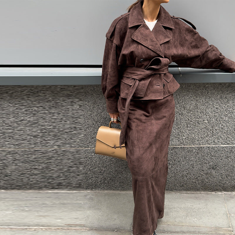 Damen modische Wildlederjacke mit passendem Rock im eleganten Set Krohn-e