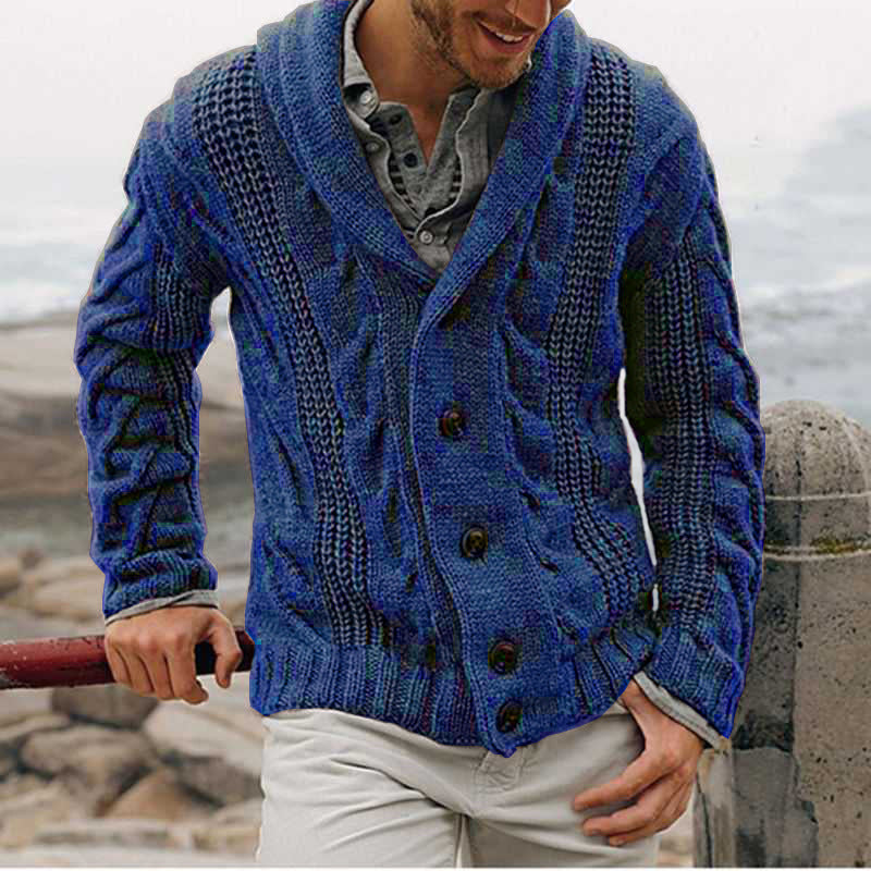 Herren Strickjacke mit modernem Zopfmuster und hohem Kragen Krohn-e