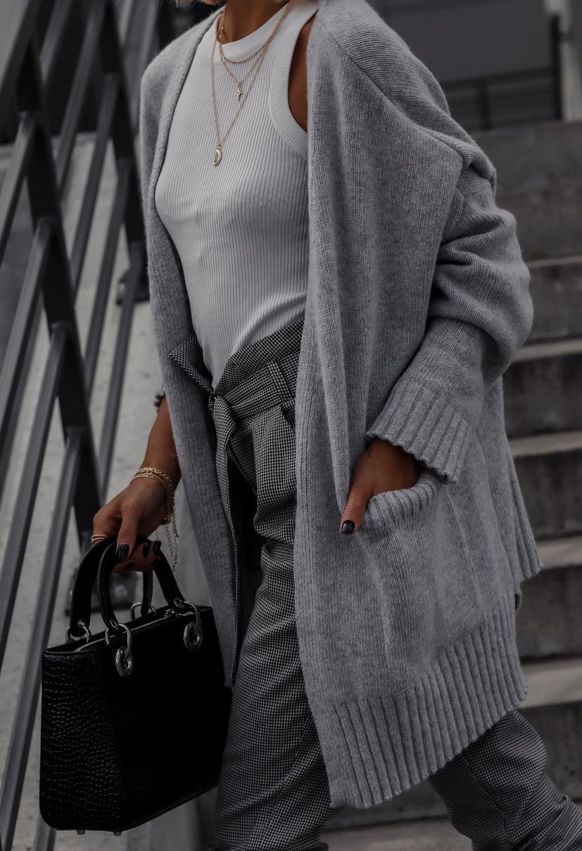 Damen gemütlicher Strickcardigan mit lässiger Silhouette und praktischen Taschen Krohn-e
