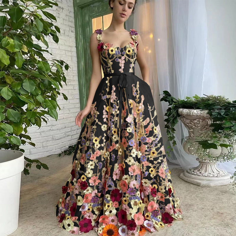 Fudus Elegantes Blumen-Bodycon-Kleid mit Stickerei
