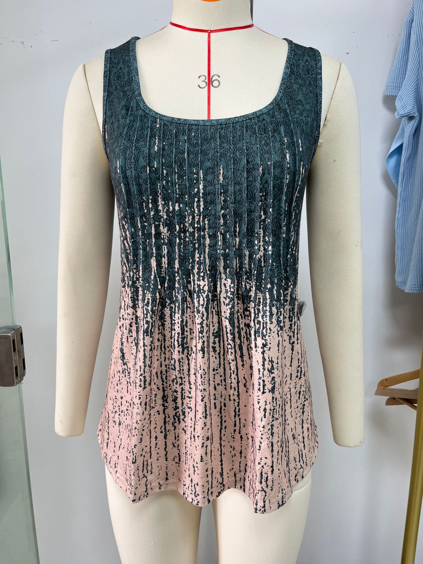 Modisches Tie-Dye Tanktop von Fudus, locker geschnitten und ärmellos