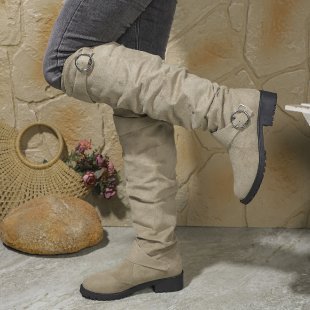 Damen Overknee-Stiefel aus weichem Wildleder mit dekorativem Schnallen-Detail Krohn-e