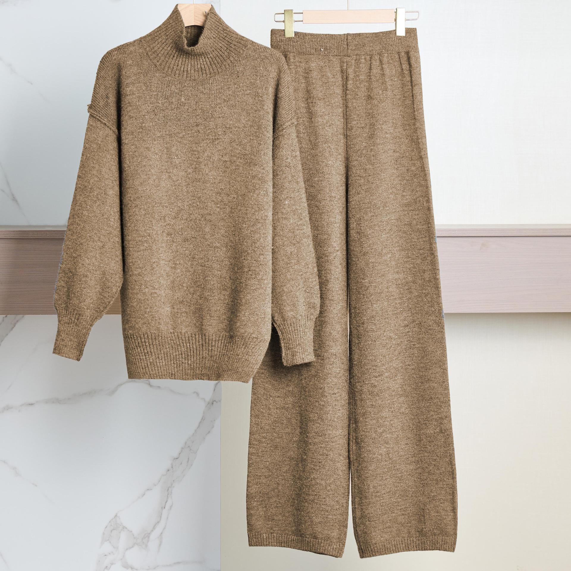 Damen Gemütliches Strickensemble mit hohem Kragen und weit geschnittenen Hosen Krohn-e