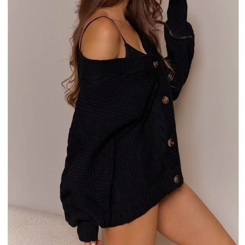 Damen Strickjacke mit tiefem V-Ausschnitt und einzigartigem Zopfdesign Krohn-e