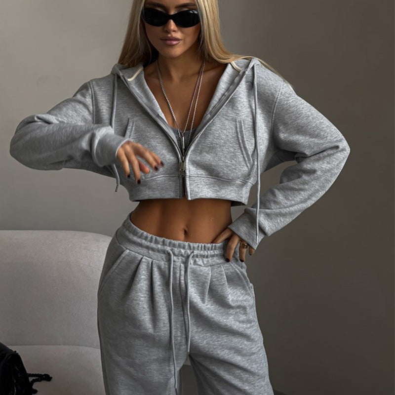Damen sportliches Set mit cropped Kapuzenpullover und weitem Jogginghose Krohn-e