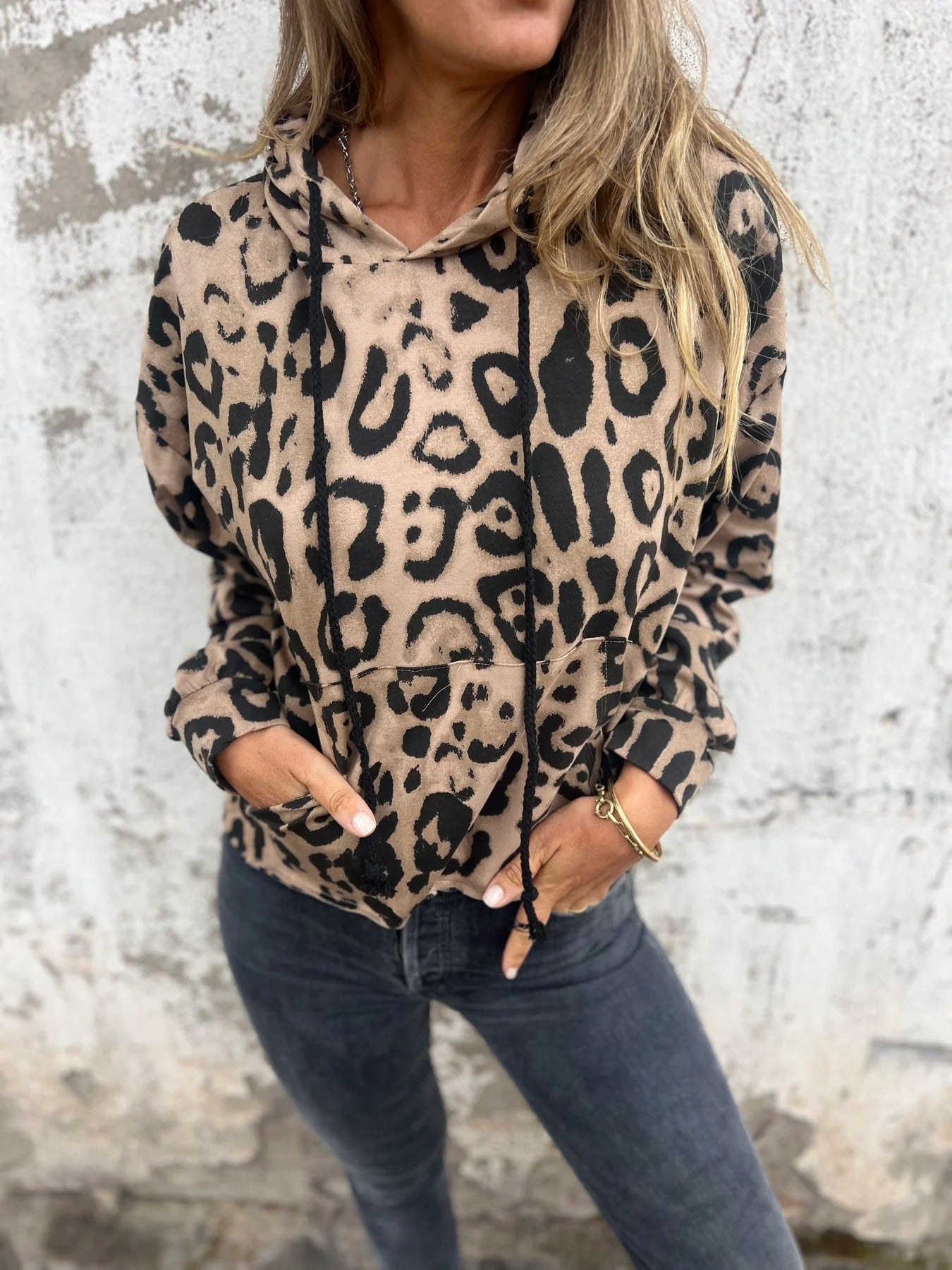Damen Kapuzenpullover mit lässigem Leopardenmuster und praktischen Seitentaschen Krohn-e