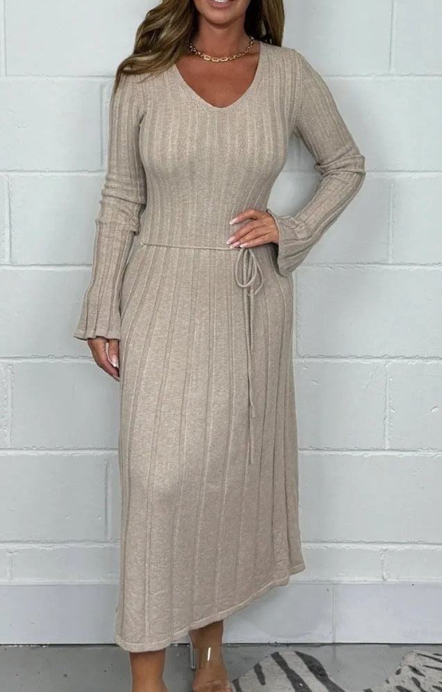 Damen Strickmaxikleid mit V-Ausschnitt und Taillenkordel Krohn-e