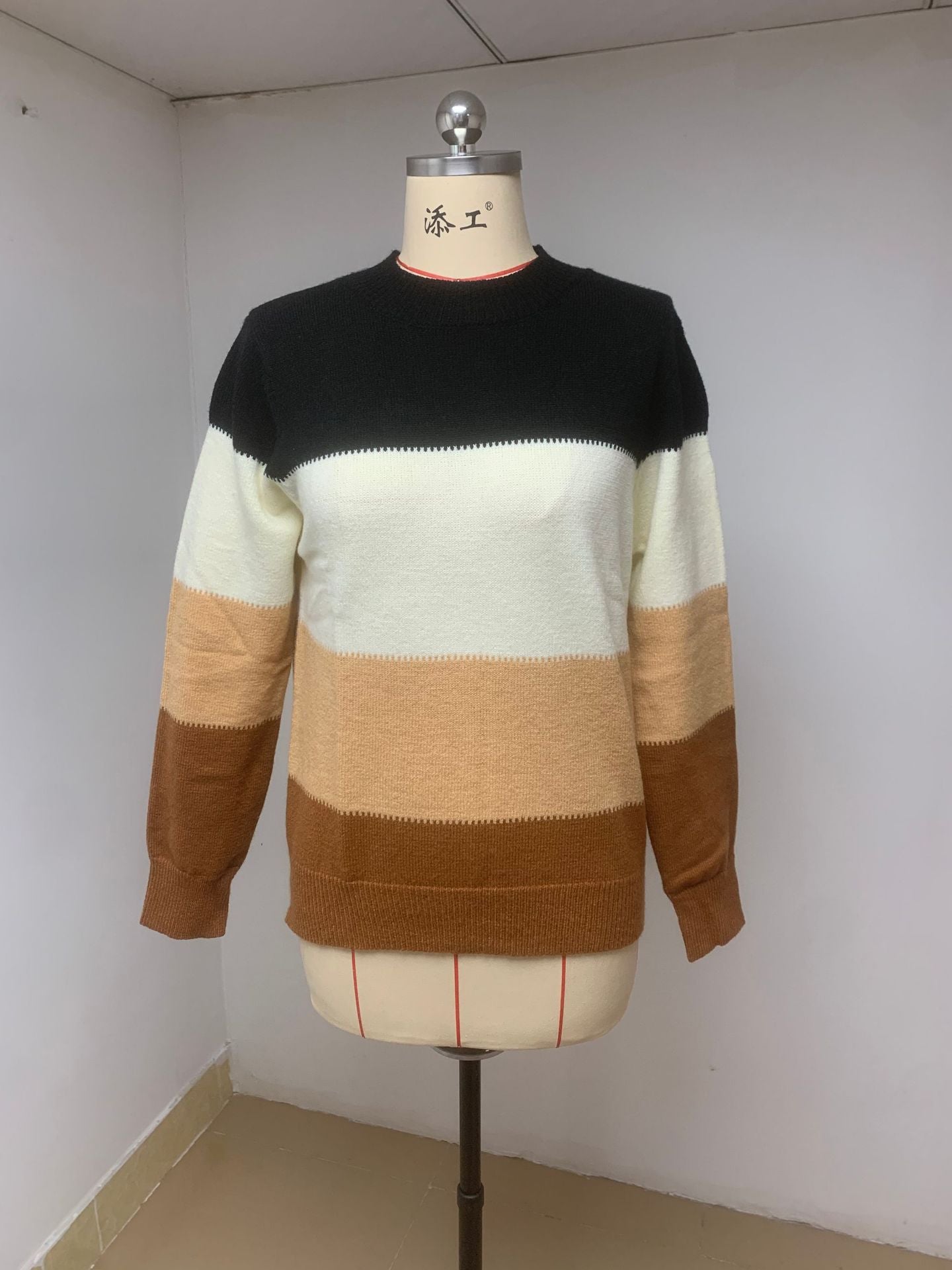Damen Rundhals Strickpullover mit modernen Farbkombinationen Krohn-e