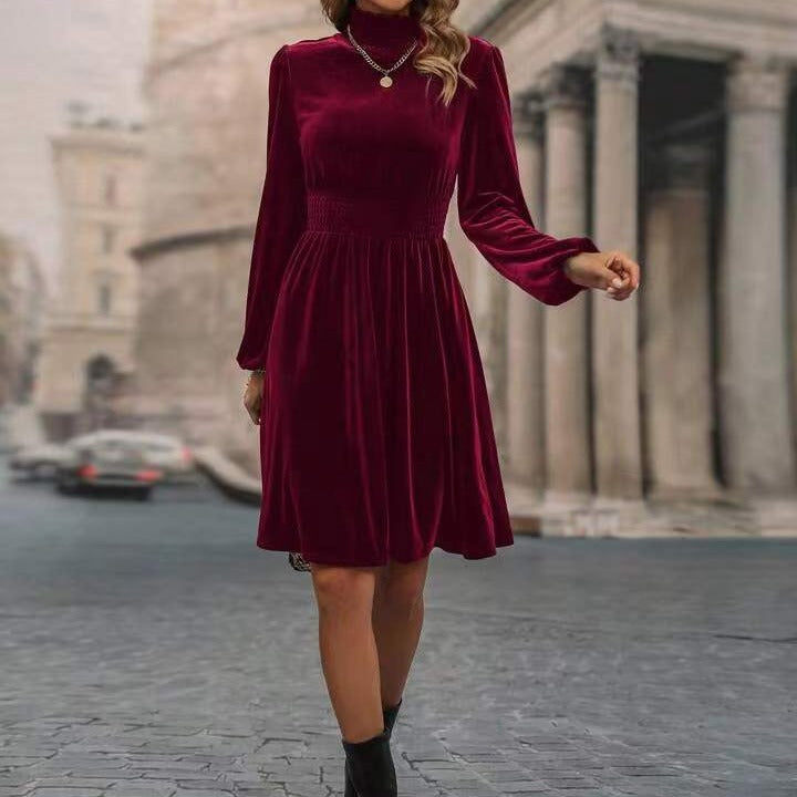 Damen Samtkleid mit hochgeschlossenem Design und eleganten langen Ärmeln Krohn-e