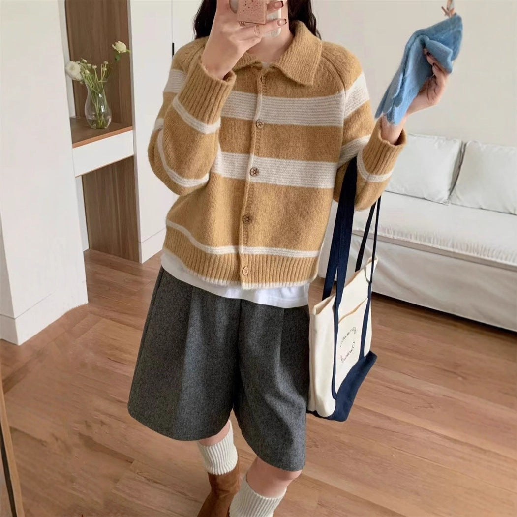 Damen Strickjacke mit charakteristischem Kragen und modischen Blockstreifen Krohn-e