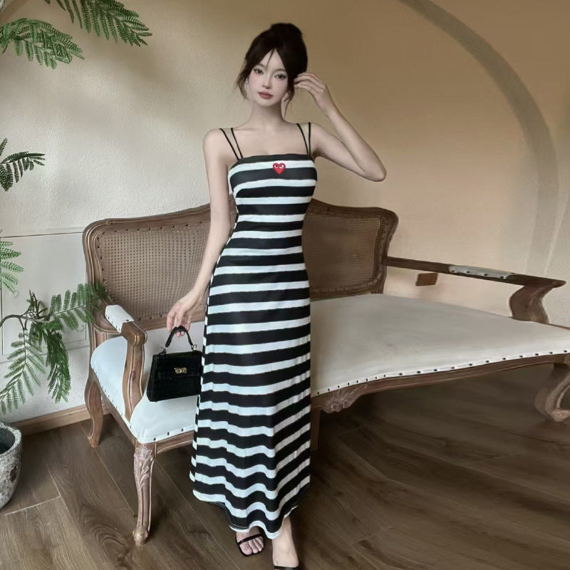 Fudus Rückenfrei Spaghettiträgerkleid, schlank gestrickt