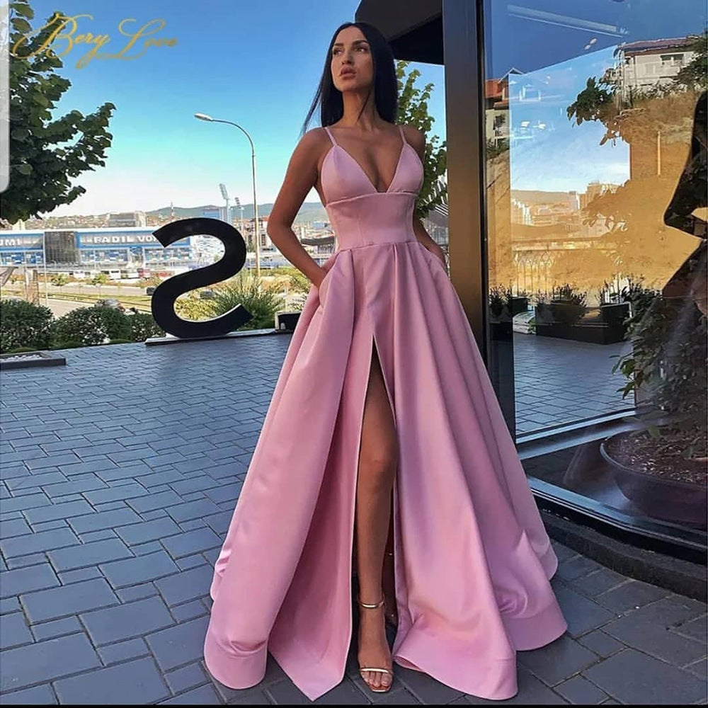 Glamouröses Abendkleid mit Schlitz von Fudus