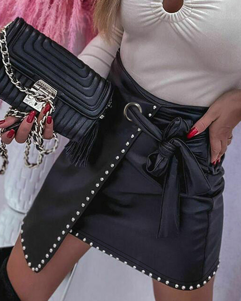 Damen Kunstleder-Minirock mit Dekorativen Perlen und Stylischem Bindegürtel Krohn-e