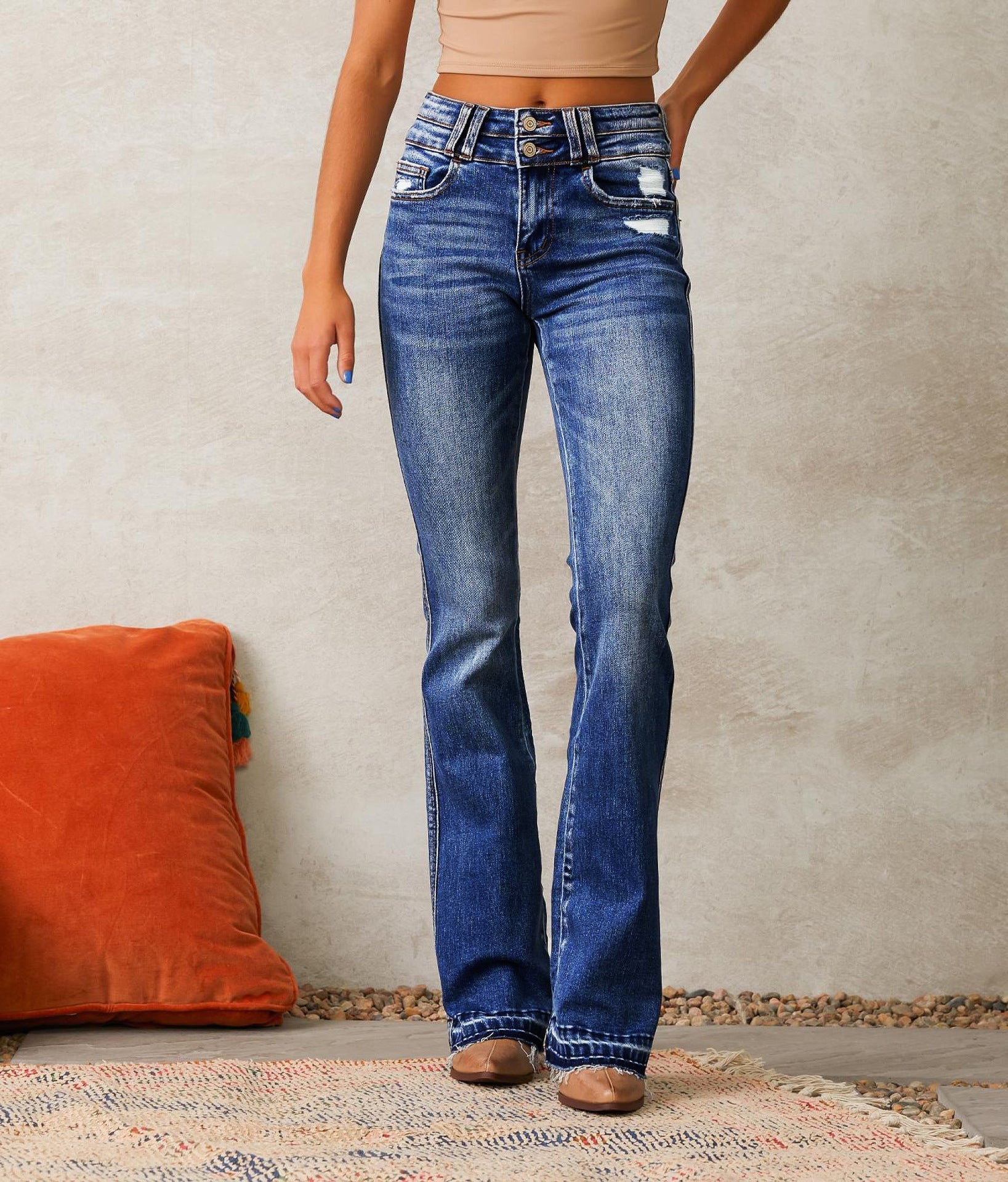 Damen Flared Jeans mit lässigem Schnitt und modischen Destroyed-Details Krohn-e