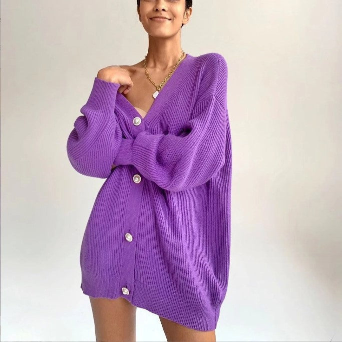 Damen Übergroße Strickjacke mit tiefem V-Ausschnitt und eleganten Knöpfen Krohn-e