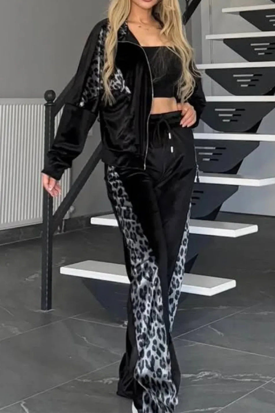Damen Sportlicher Lounge-Anzug mit elegantem Leoprint Krohn-e