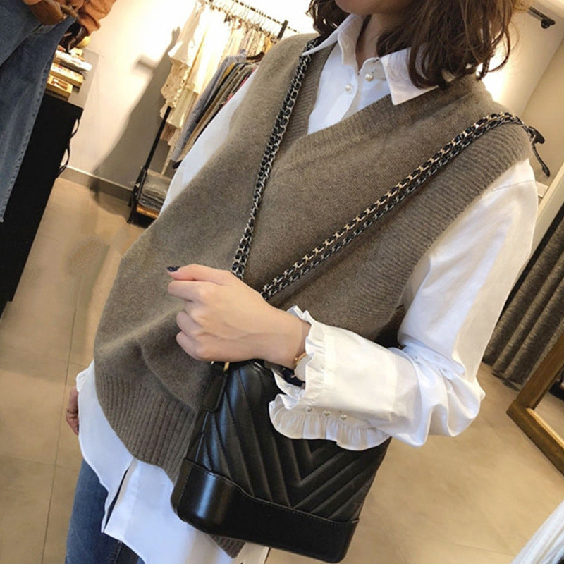 Damen Ärmellose Strickweste mit V-Ausschnitt und Rippdetails Krohn-e