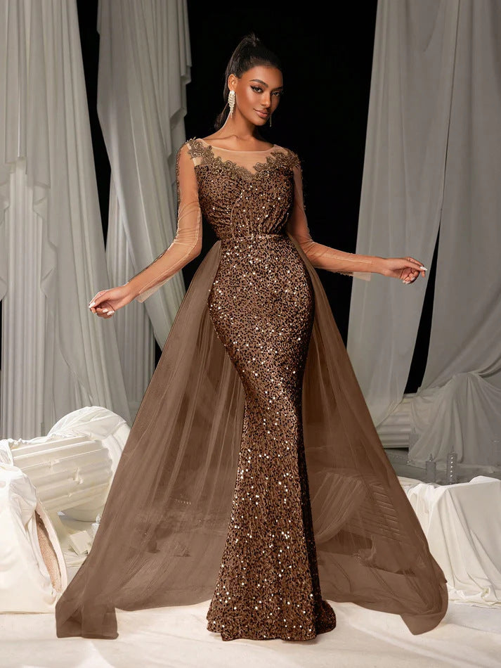 Elegantes langes Spitzenkleid für Partys von Krohn-e