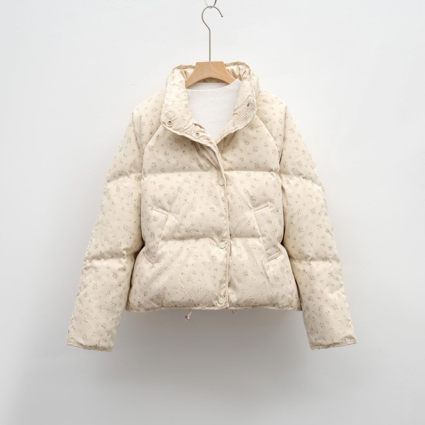 Damen voluminöse Steppjacke mit floralem Design und praktischen Taschen Krohn-e
