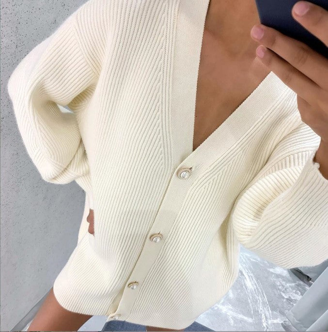Damen Übergroße Strickjacke mit tiefem V-Ausschnitt und eleganten Knöpfen Krohn-e