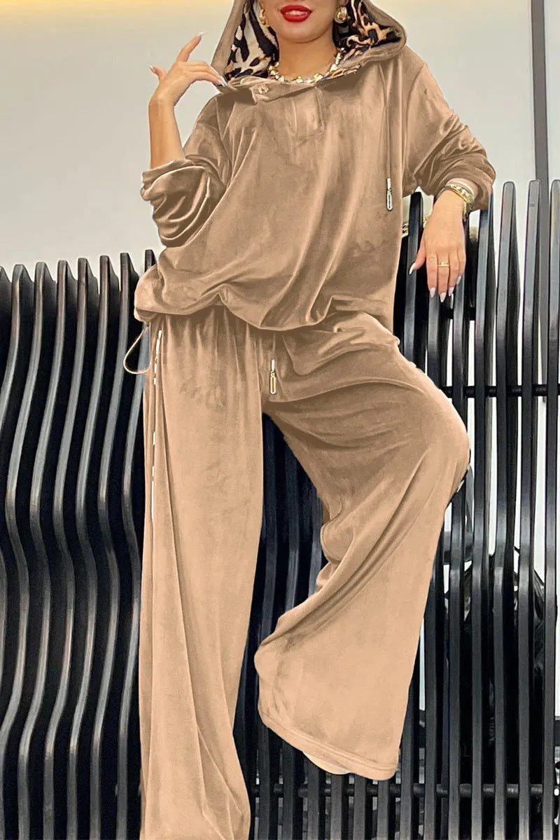 Damen Sportliches Loungewear-Set aus weichem Velours mit Kapuze Krohn-e