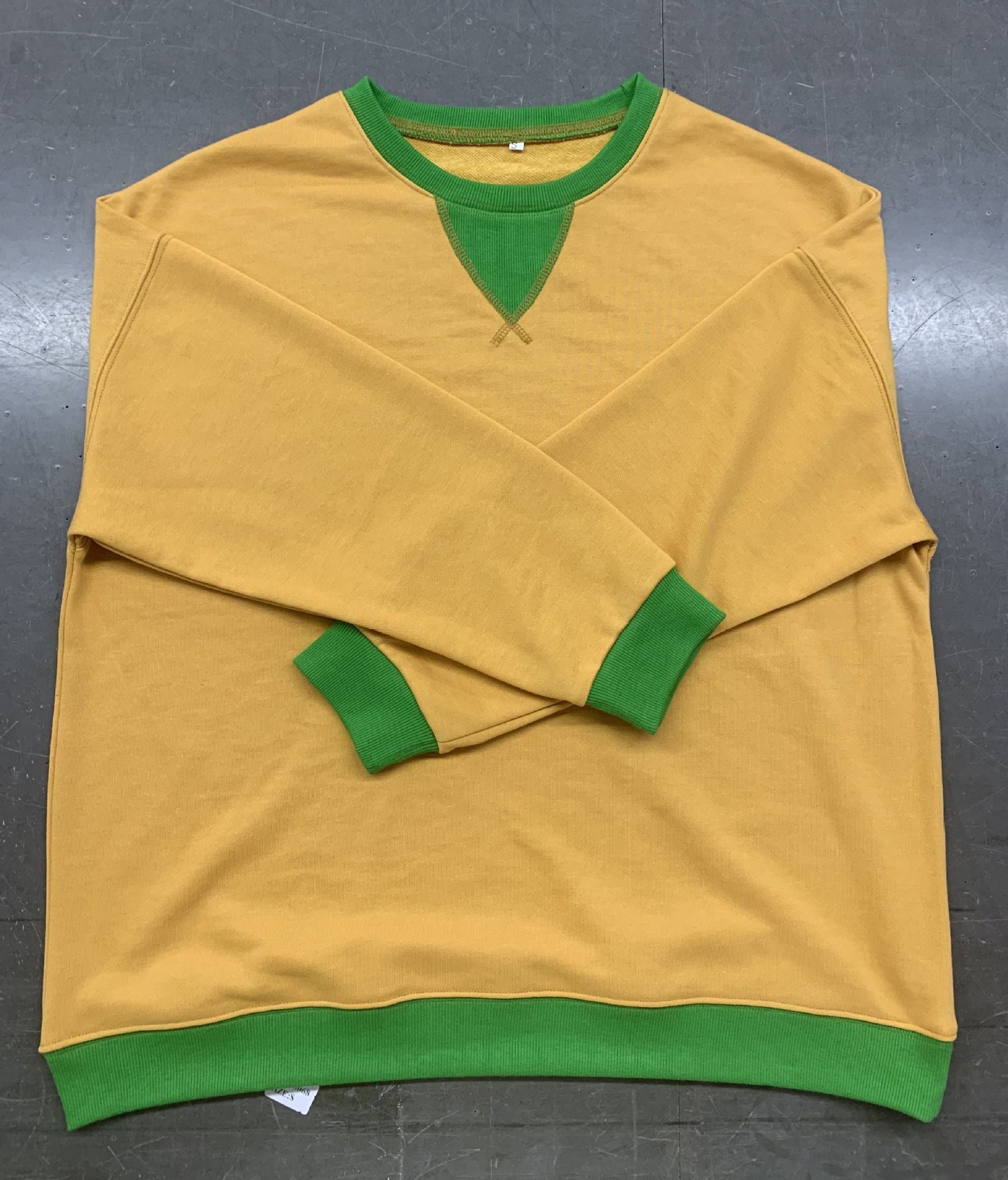 Damen lässiges Sweatshirt mit V-Ausschnitt und Kontrastbündchen Krohn-e
