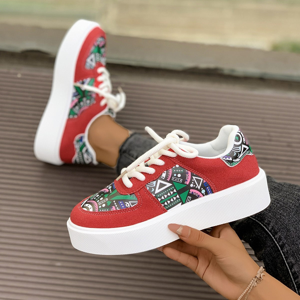 Damen modische Plateau-Sneaker mit auffälligem Design Krohn-e